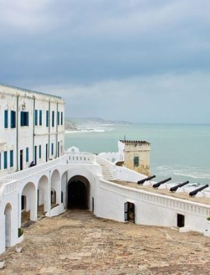 File source: http://commons.wikimedia.org/wiki/File:Cape_Coast_Castle_Courtyard_02_Sept_2012.jpg